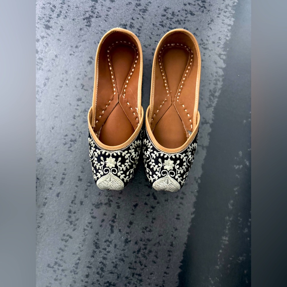 Elegant Black and White Embroidered Women's Shoes